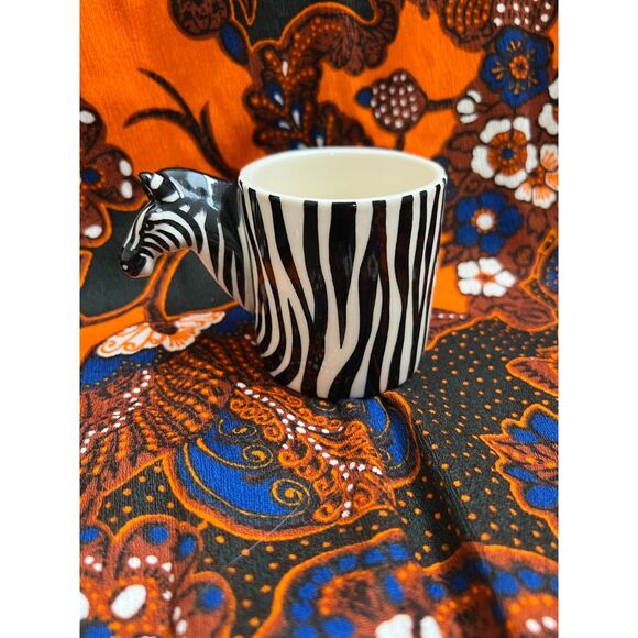 Safari Animal Zebra Giraffe 4 Piece Espresso Cups and Saucers Set - Picture 7 of 9